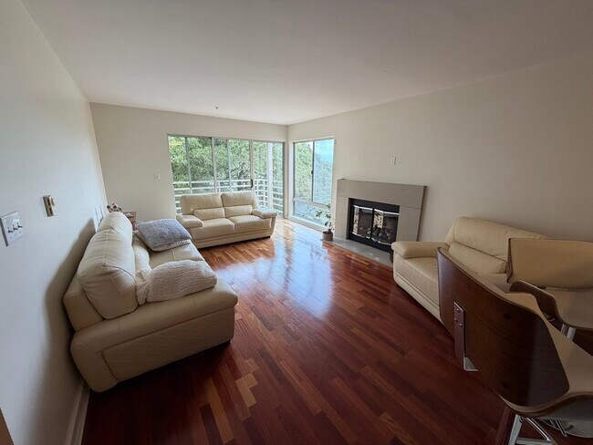 1700 De Anza Blvd, Unit #214 in San Mateo, CA - Foto de edificio - Building Photo