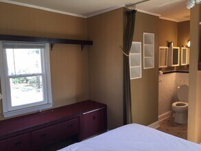907 W Rowan St, Unit A in Fayetteville, NC - Building Photo - Building Photo