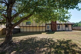 3839 N Stewart Ave in Springfield, MO - Building Photo - Building Photo