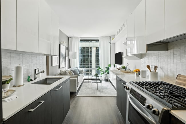 100 W Wacker Dr in Chicago, IL - Foto de edificio - Building Photo