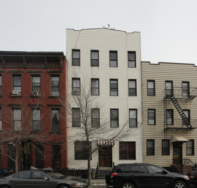 734 Leonard St in Brooklyn, NY - Building Photo - Building Photo