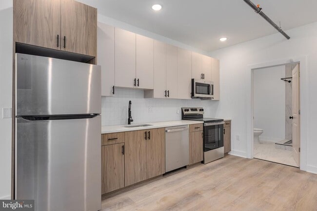 2234 N Franklin St in Philadelphia, PA - Building Photo - Building Photo