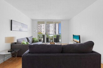 3801 S Ocean Dr in Hollywood, FL - Building Photo - Building Photo