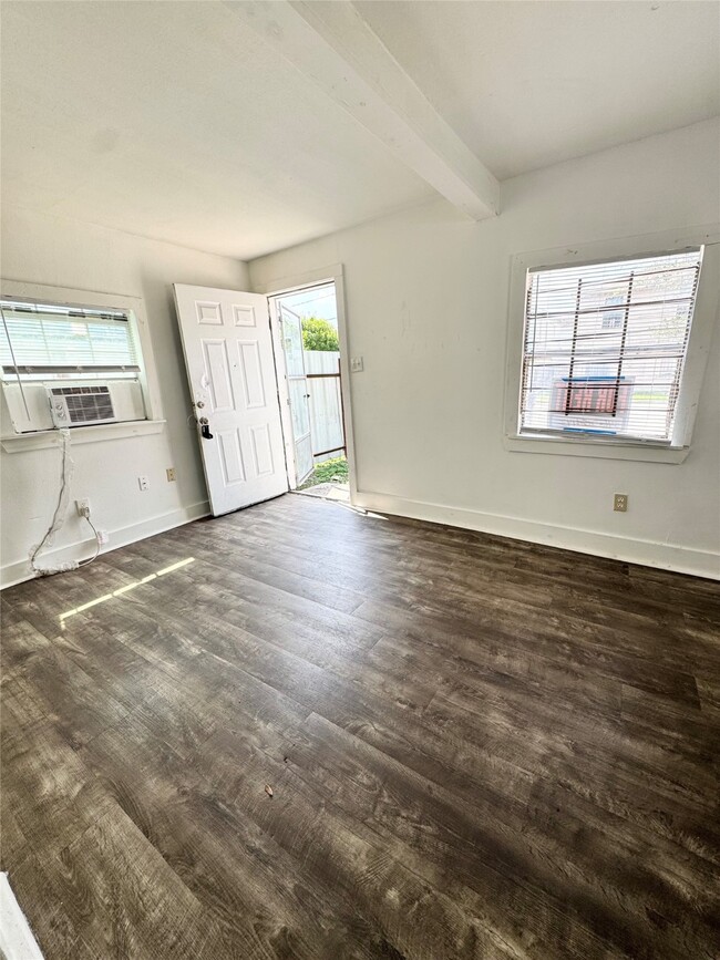 property at 910 N 67th St