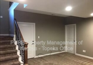 4423 SE Gemstone Ln in Topeka, KS - Building Photo - Building Photo
