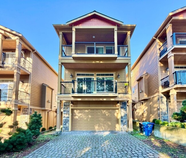 property at 12722 35th Ave NE