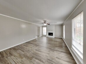 2111 Mustang Springs Dr in Missouri City, TX - Building Photo - Building Photo