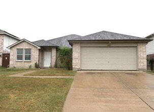 2048 Crosbyton Ln in Grand Prairie, TX - Foto de edificio - Building Photo