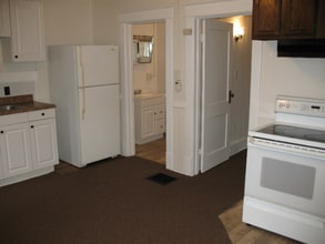545 E 22nd St, Unit 3 in Erie, PA - Foto de edificio - Building Photo