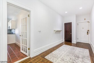 16 Forest St in Montclair, NJ - Building Photo - Building Photo