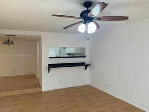 3730 Inverrary Dr in Lauderhill, FL - Building Photo - Building Photo