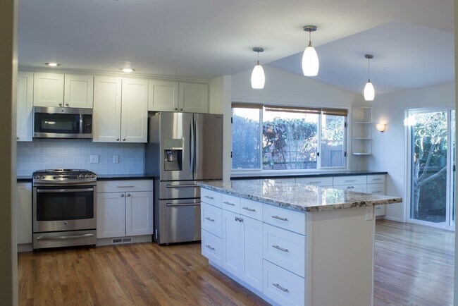property at 2344 McGilvra Blvd E