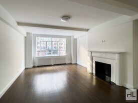 FIFTH AVENUE in New York, NY - Building Photo