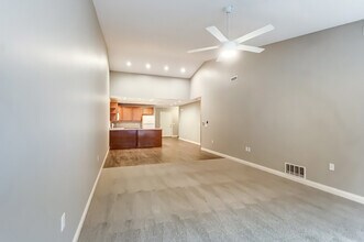 Villas at Victory Place in Perrysburg, OH - Foto de edificio - Building Photo