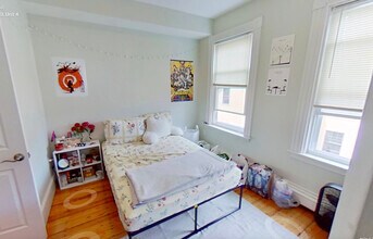 237 Norfolk St, Unit 4A in Cambridge, MA - Foto de edificio - Building Photo