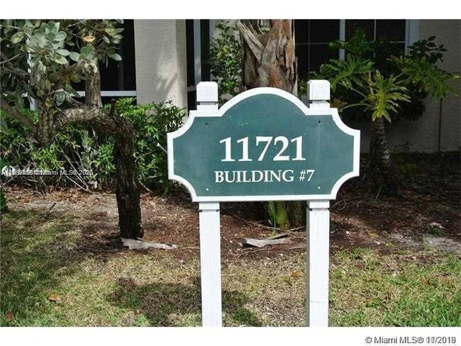 11721 W Atlantic Blvd in Coral Springs, FL - Foto de edificio - Building Photo