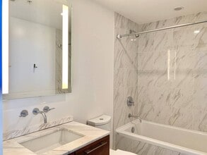 8555 Granville St in Vancouver, BC - Building Photo - Building Photo