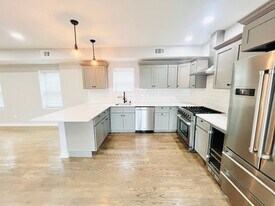 47-49-49 Walnut St, Unit 2 in Boston, MA - Building Photo