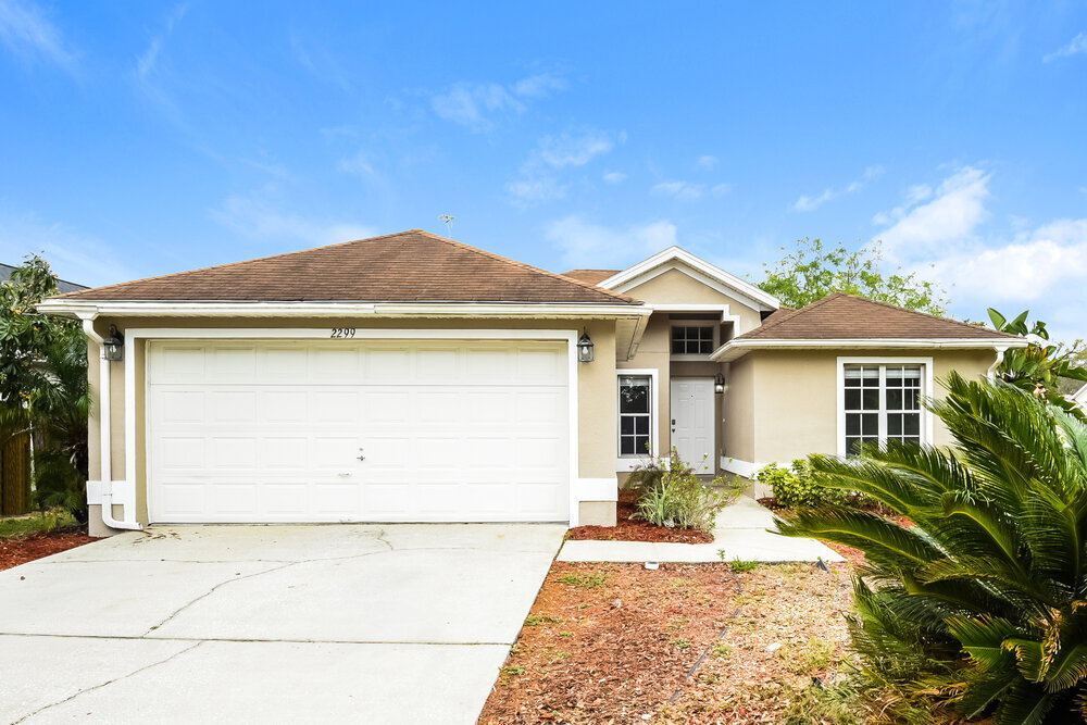 2299 Pebblewood Dr in Apopka, FL - Building Photo