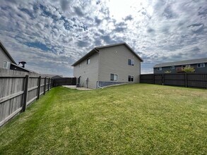 4437 Beringer Dr in Rapid City, SD - Foto de edificio - Building Photo