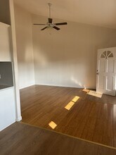 1035 Myrtle Ave, Unit 3 in Long Beach, CA - Building Photo - Building Photo