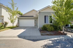 7800 McKlinlock St in Coeur d'Alene, ID - Building Photo