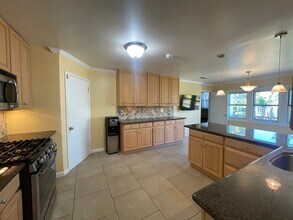 834 Green Ave in San Bruno, CA - Building Photo - Building Photo