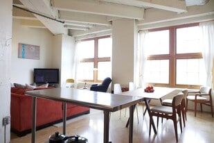 1420 NW Lovejoy St, Unit 419 in Portland, OR - Building Photo