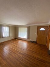 15405 Corkhill Rd in Maple Heights, OH - Building Photo - Building Photo