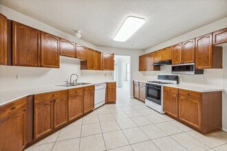 6114 Fox Wind Ct in Houston, TX - Building Photo - Building Photo