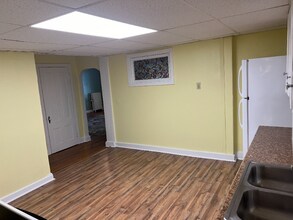 1 Pomfret Rd in Brooklyn, CT - Building Photo - Building Photo