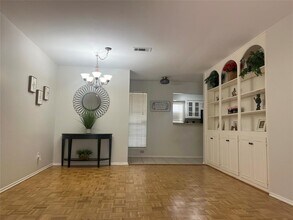 13004 Trail Hollow Dr in Houston, TX - Foto de edificio - Building Photo