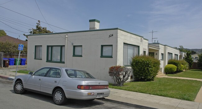 324 43rd St in Richmond, CA - Foto de edificio - Building Photo