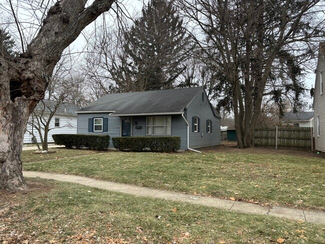 313 E North St in Albion, MI - Building Photo - Building Photo