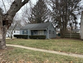 313 E North St in Albion, MI - Building Photo - Building Photo