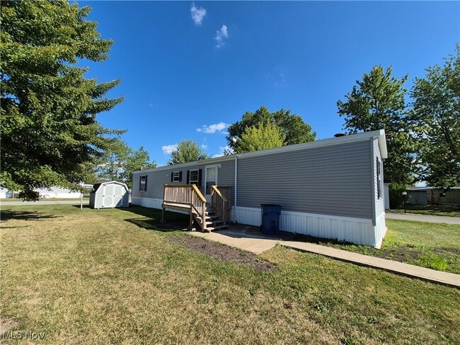 105 Brenthaven St in Elyria, OH - Building Photo - Building Photo