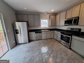 5633 Rutland Dr SW in Powder Springs, GA - Building Photo - Building Photo