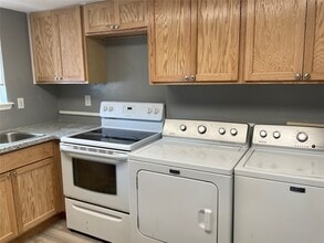 1517 TX-146 in La Porte, TX - Building Photo - Building Photo