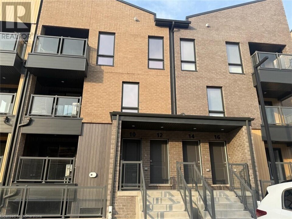 10 REVERIE Wy in Kitchener, ON - Building Photo