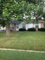 7521 Blue Wing Dr in Louisville, KY - Building Photo
