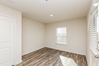 1332 Redpine Dr in Fort Worth, TX - Building Photo - Building Photo
