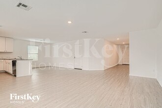 10615 McClintock Dr in Converse, TX - Building Photo - Building Photo