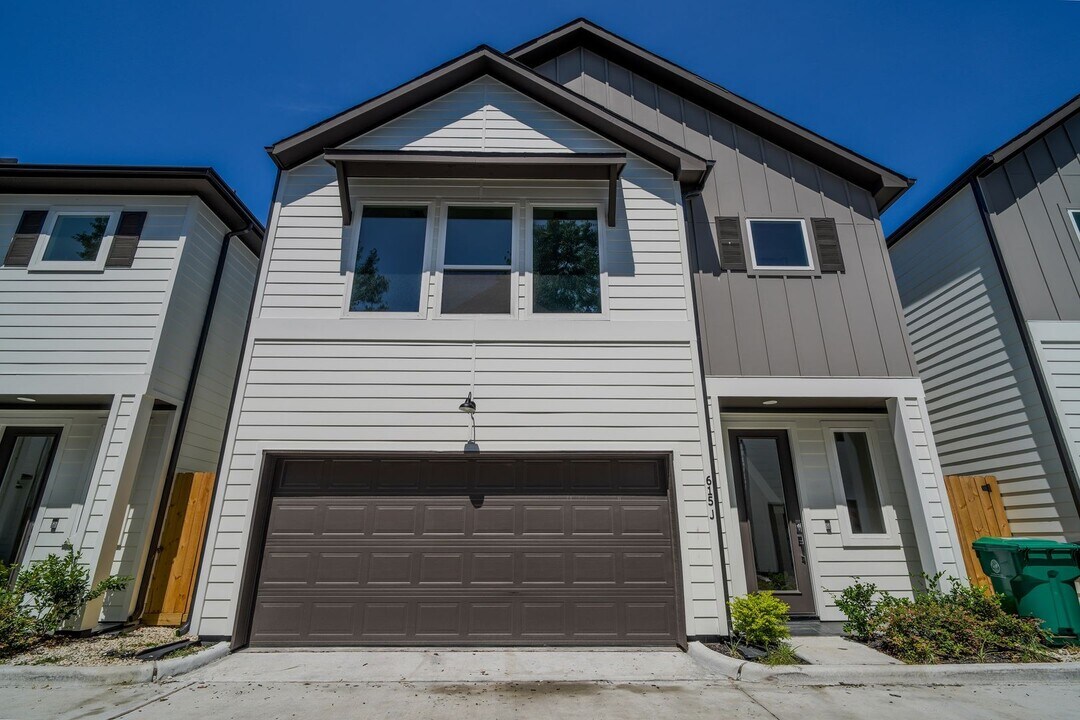 615 Northew St in Houston, TX - Building Photo