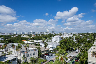 Blue Place in Miami Beach, FL - Building Photo - Building Photo