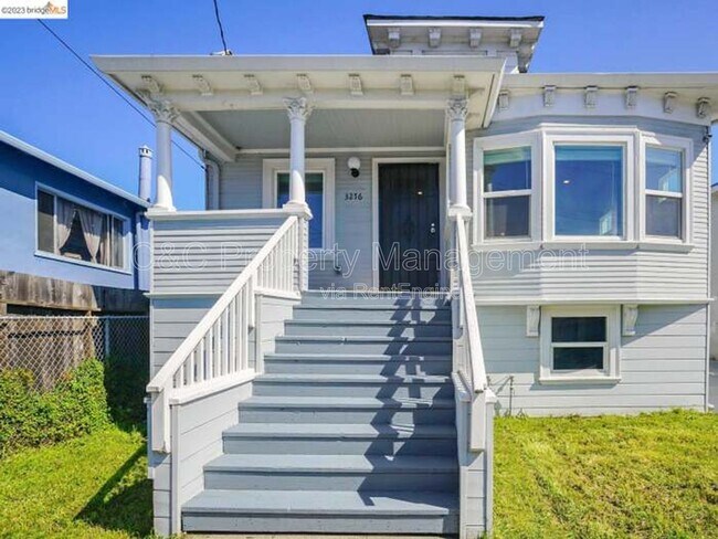 3216 Market St in Oakland, CA - Building Photo - Building Photo