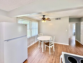 12006 105th St in Largo, FL - Building Photo - Building Photo