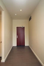 1025 NW Couch St in Portland, OR - Building Photo - Building Photo