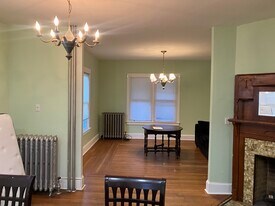 32 Huntington St, Unit 32 Huntington in Manchester, CT - Building Photo