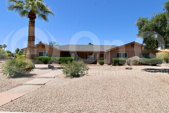 10312 E Cactus Rd in Scottsdale, AZ - Building Photo - Building Photo