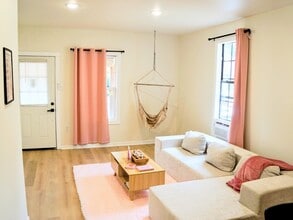 426 W King St, Unit A in Jackson, TN - Foto de edificio - Building Photo